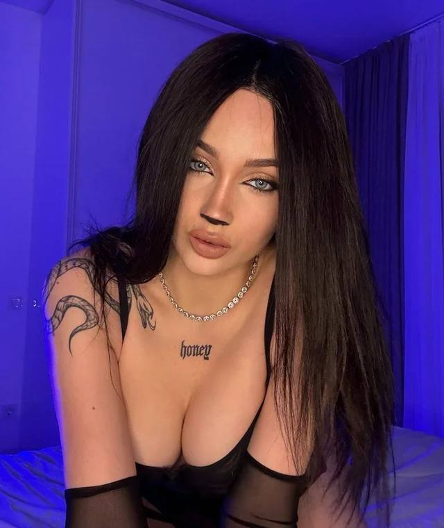 Sophie Sapphire OnlyFans